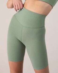 BLOCHeverhold 8 Inch Short